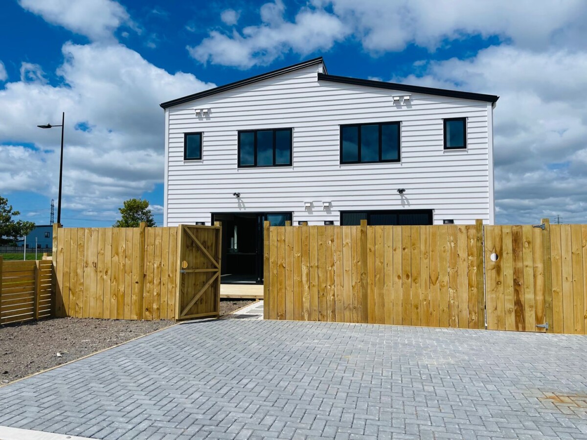 146m2 brandnew 4 beds 3 baths with 2 car parks, close to schools, green reserves, motorway access, 2 Kaapehu Street, Drury, Auckland