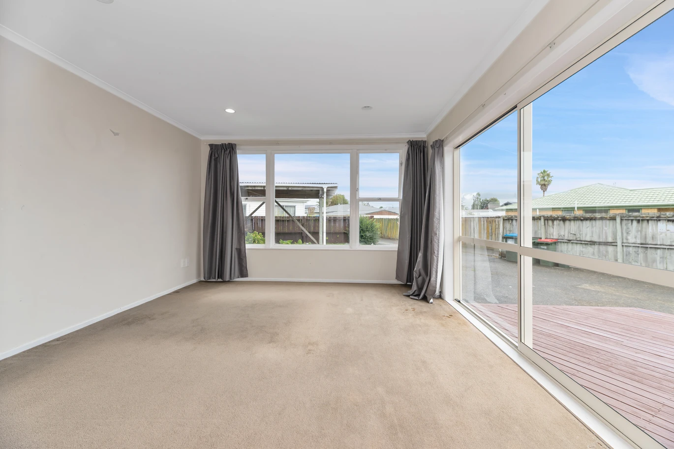Must Be Sold, vendor relocating overseas, 4 beds 2 baths house on 710m2 section, close to shops, schools, parks, and everyday amenities, 5 Meredith Street, Blockhouse Bay, Auckland