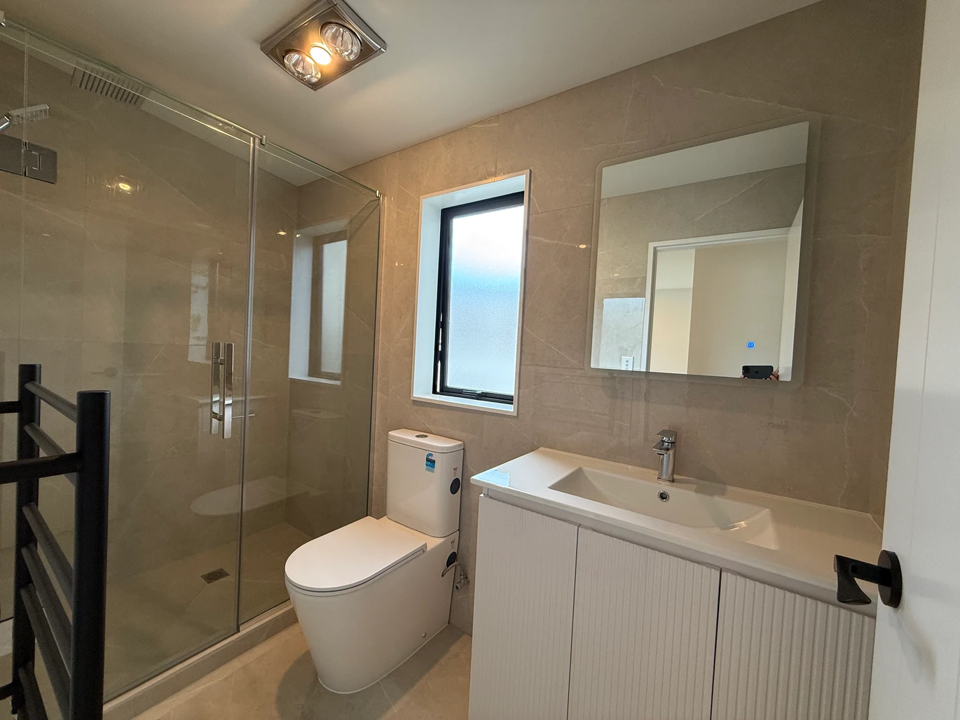 Freehold smart layout 2 beds 2.5 baths home, ground floor versatile room with 1 bath, Walk to Highland Park Shopping Centre, Zoned for Howick Primary, Howick Intermediate, and Pakuranga College, 7/24 (Lot 4) Aberfeldy Avenue, Highland Park, Auckland