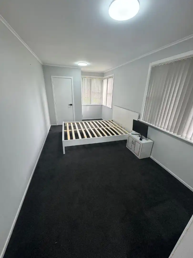 For rent, 3 beds 1.5 baths house, available now, 7 Kay Road, Manurewa, Auckland