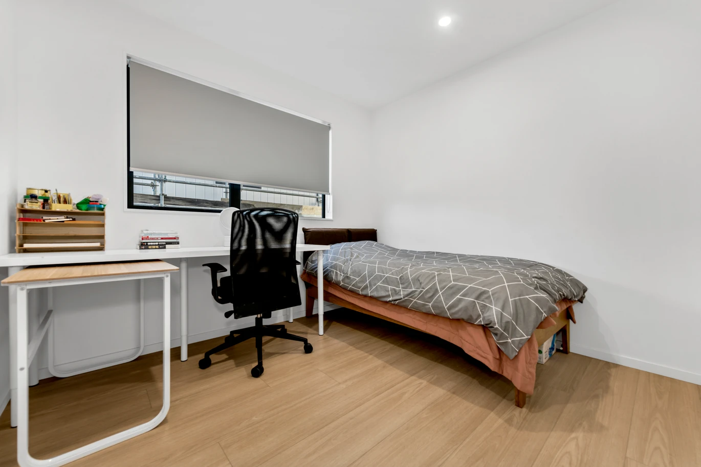 Freehold 4 beds 3.5 baths home with garage and 2 ensuites, located opposite Pakuranga Plaza, 1/45 Dale Crescent, Pakuranga, Auckland