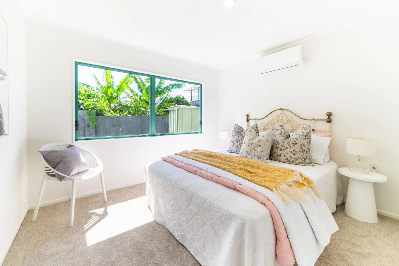 Move-in ready, 151m2 Renovated 4 beds 2.5 baths home with double garage, close to schools, parks, shops, and public transport, 41A Ennis Avenue, Pakuranga Heights, Auckland