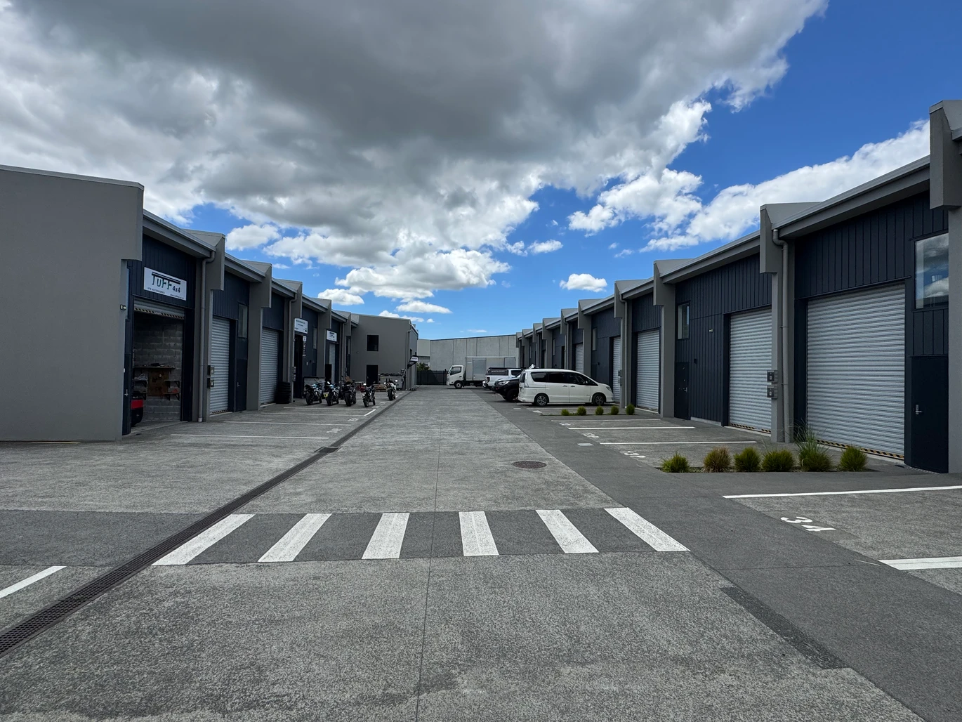 Move-in ready, Approx.84 sqm commercial space, in the highly regarded D&G Industrial Park, Prime Opportunity in Westgate Commercial Precinct, 9/4 Spring Garden Avenue, Westgate,, Auckland