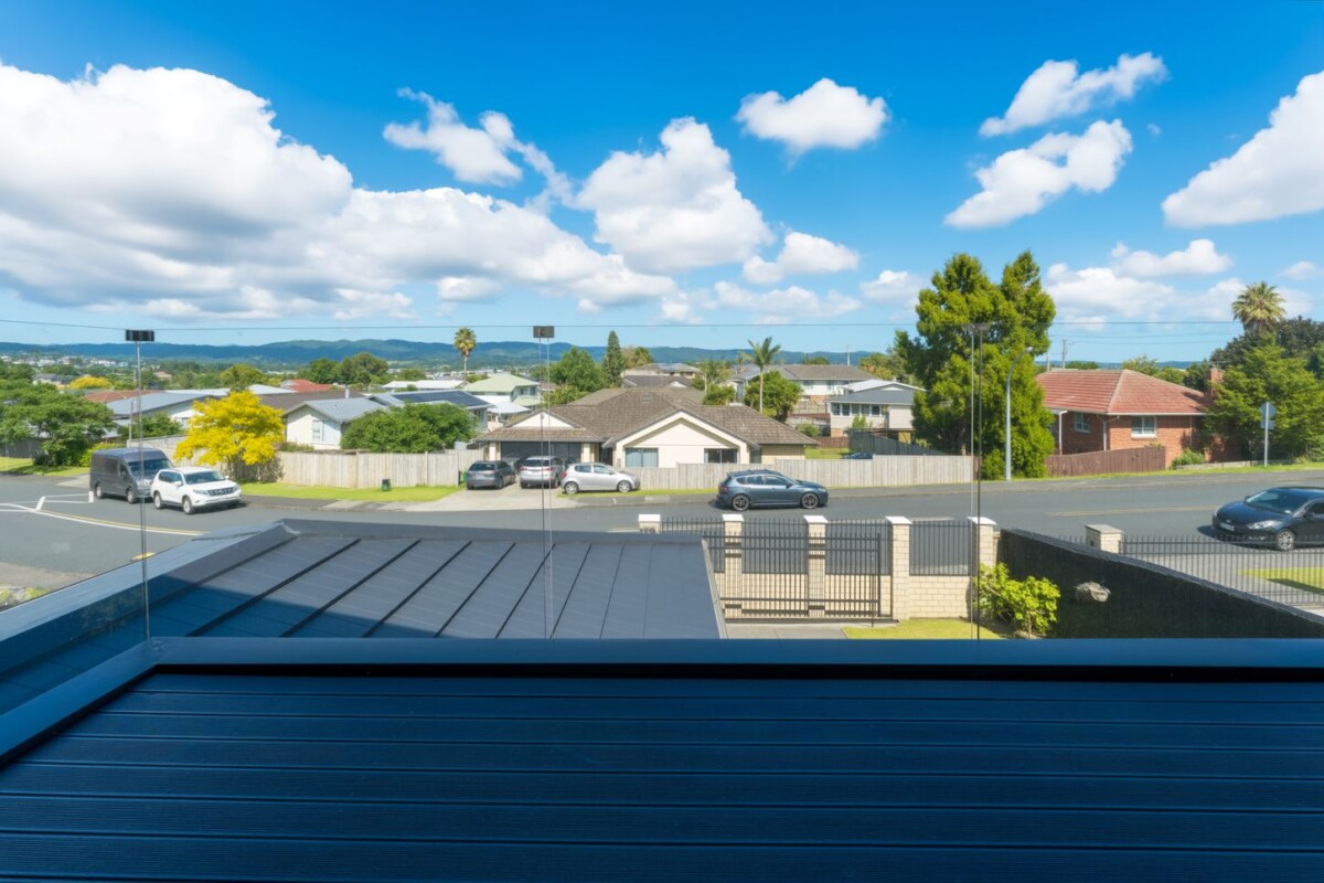 Zoned for Rutherford College, Empty Nest! Owners Need Smaller Home, 4 beds 3 baths house on 357m2 section, handy to WestCity Shopping Mall, local shops, schools, bus routes, and motorway access, 93 Waitaki Street, Henderson, Auckland