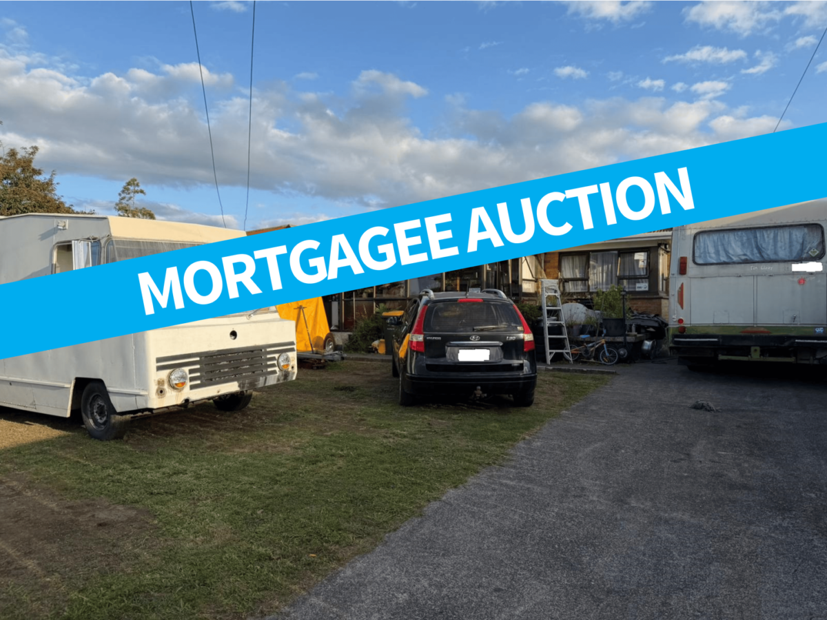 Mortgage sale, 3 beds house on 905m2 section, 27 Fernaig Street, Papakura, Auckland