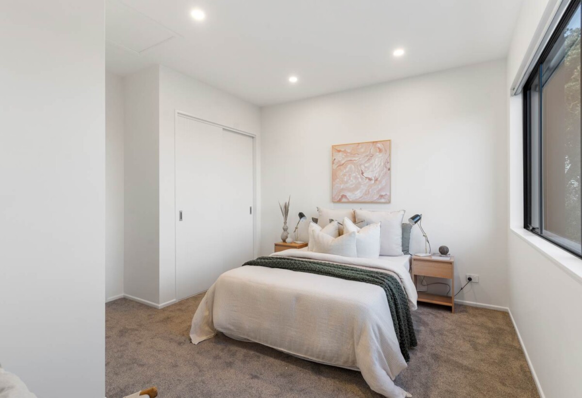 Motivated vendor ready to meet the market, 10-Year Halo Build Guarantee, 141m2 3 beds + office 2 baths home with garage, approximately 350m from Blockhouse Bay Village with its cafés, supermarkets and local amenities, 0.5 km to Blockhouse Bay School, 0.7 km to Blockhouse Bay Intermediate, 1.2 km to Lynfield College, 465C Blockhouse Bay Road, Blockhouse Bay, Auckland