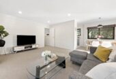 3 beds house with carport, 0.4 km to Glenavon School, 0.5 km to Chaucer School, 0.9 km to Blockhouse Bay Intermediate, 1.7 km to Lynfield College, 25a Matata Street, Blockhouse Bay, Auckland