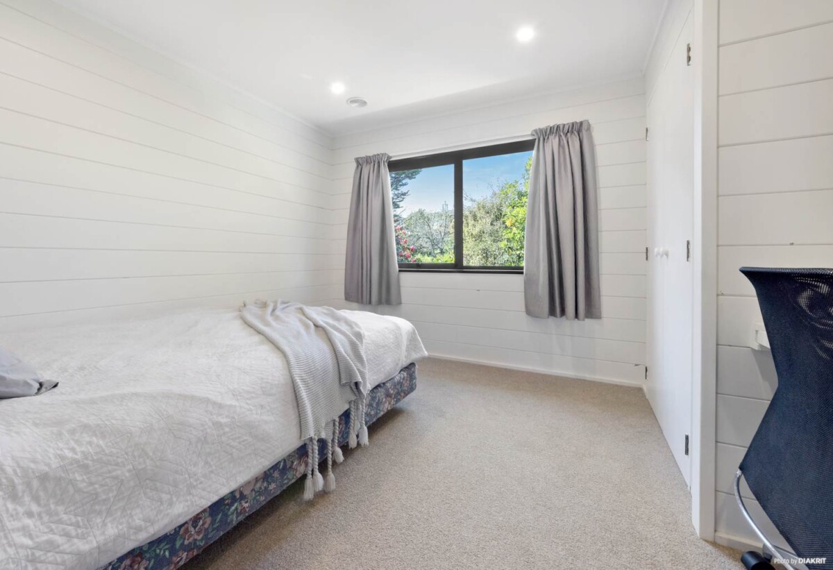 3 beds house with carport, 0.4 km to Glenavon School, 0.5 km to Chaucer School, 0.9 km to Blockhouse Bay Intermediate, 1.7 km to Lynfield College, 25a Matata Street, Blockhouse Bay, Auckland