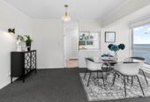 Beachside 2 beds 1 bath 1 car park apartment, 0.7 km to Kohimarama School, 1.6 km to Selwyn College, 3.9 km to Baradene College, 2A/163 Tamaki Drive, Kohimarama, Auckland