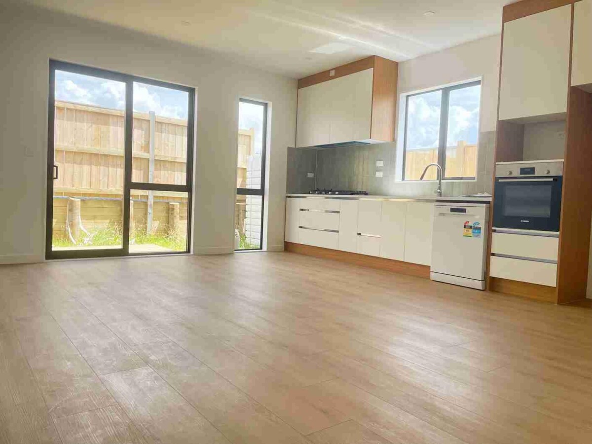 10 Year Builder Guarantee, brandnew 2 beds + study 1 bath with backyard, deck and 2 car parks, Close to shops, cafes, schools, and other amenities, 236 Bremner Road, Karaka, Auckland