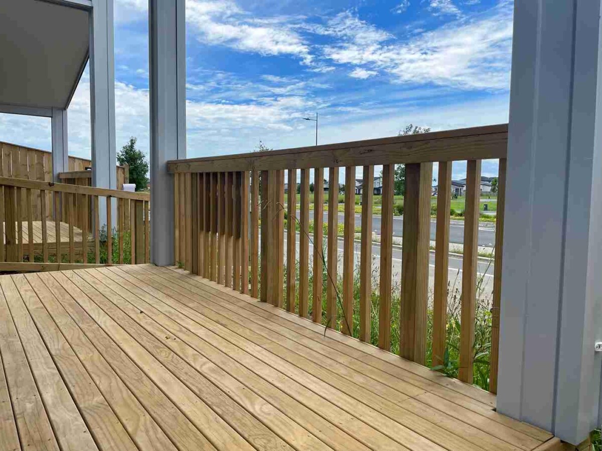 10 Year Builder Guarantee, Brandnew 2 beds + study 1 bath home with 2 car parks on 178m2 section, Close to shops, cafes, schools, and other amenities, 234 Bremner Road, Drury, Auckland