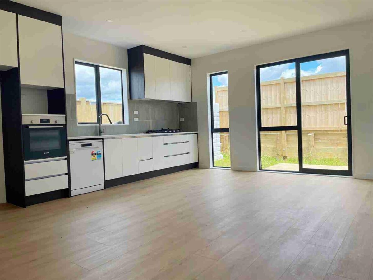 10 Year Builder Guarantee, Brandnew 2 beds + study 1 bath home with 2 car parks on 178m2 section, Close to shops, cafes, schools, and other amenities, 234 Bremner Road, Drury, Auckland