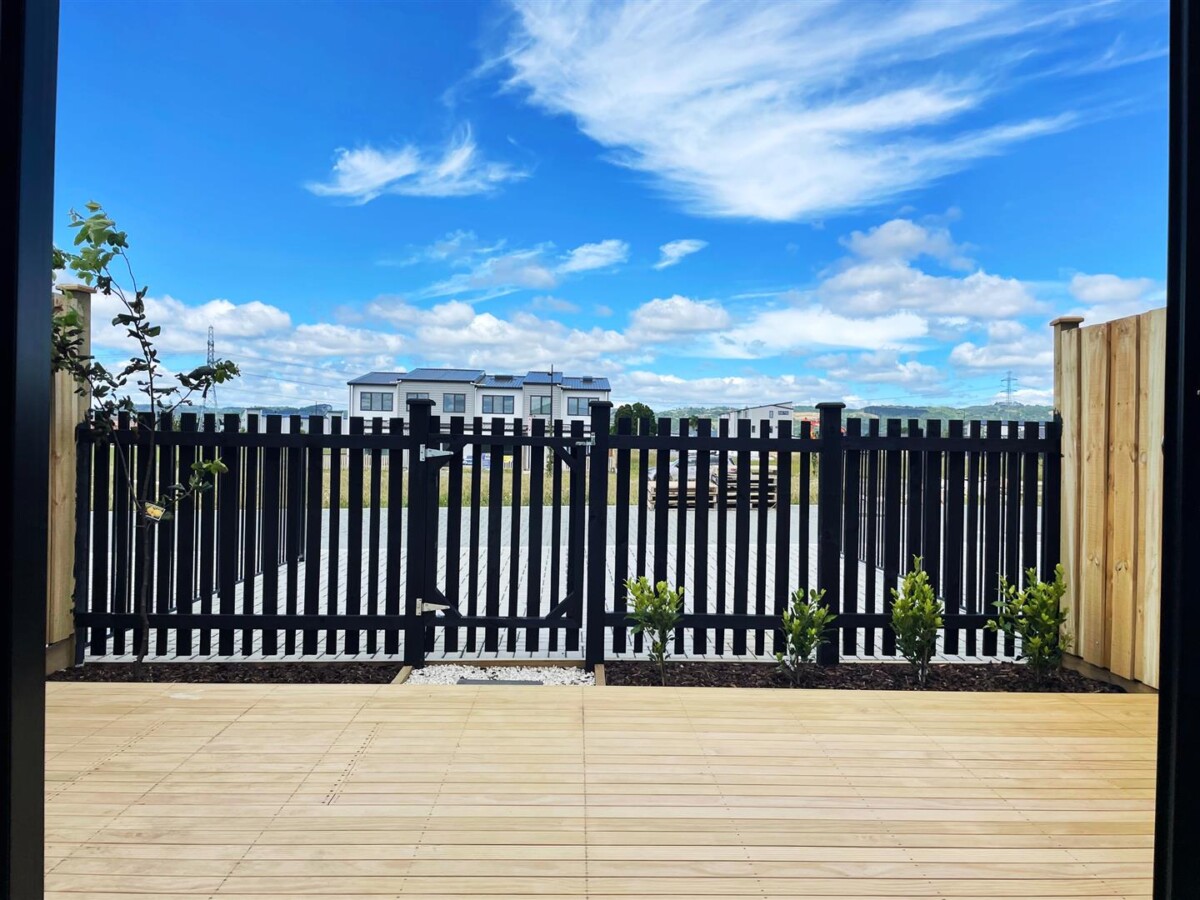 10 Year Master Build Guarrantee, Brandnew 2 beds + study 1.5 baths home with 2 car parks on 124m2 section, Close to schools and local amenities, 6 Harikoa Way, Drury, Auckland