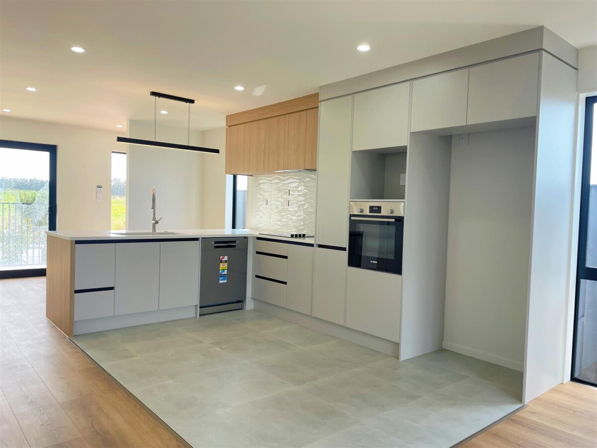 10 Year Master Build Guarrantee, Brandnew 2 beds + study 1.5 baths home with 2 car parks on 137m2 section, Close to schools and local amenities, 8 Harikoa Way, Karaka, Auckland