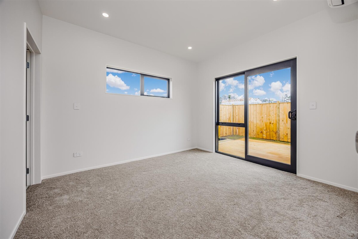 10-Year Master Build Guarantee , 137m2 Brandnew 4 beds 2 baths house with garage on 273m2 section, large deck, Underfloor heating in bathrooms, Easy access to shops, schools, and motorway links, 14 Marino Street, Drury, Auckland