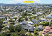 Set directly opposite Craigavon Park, 4 beds 3 baths house on 424m2 section, central air conditioning, walks to Blockhouse Bay Village. Beaches, bush walks, public transport, shops, and key amenities, 44 Connell Street Blockhouse Bay, Auckland
