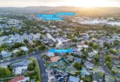 Once over a decade, Motivated owners relocate closer to the city, 140m2 brick and tile 3 beds 2 baths house on 452m2 section, Just a stone’s throw from WestCity, supermarkets, 9 Wattle Road, Sunnyvale, Auckland
