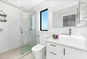 Freehold 4 beds 3.5 baths home with garage and 2 ensuites, located opposite Pakuranga Plaza, 1/45 Dale Crescent, Pakuranga, Auckland