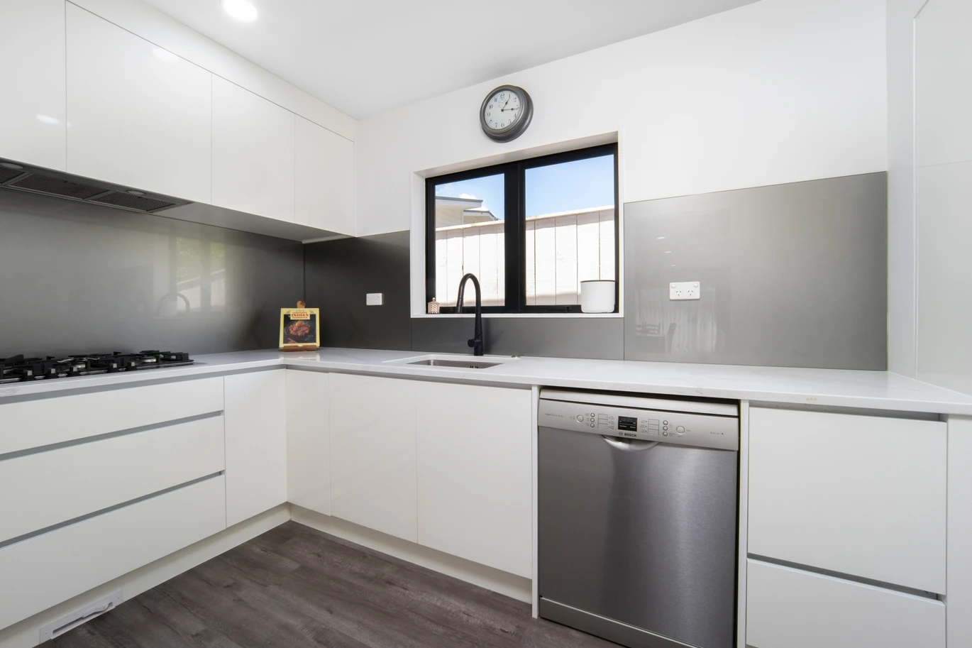 Set directly opposite Craigavon Park, 4 beds 3 baths house on 424m2 section, central air conditioning, walks to Blockhouse Bay Village. Beaches, bush walks, public transport, shops, and key amenities, 44 Connell Street Blockhouse Bay, Auckland