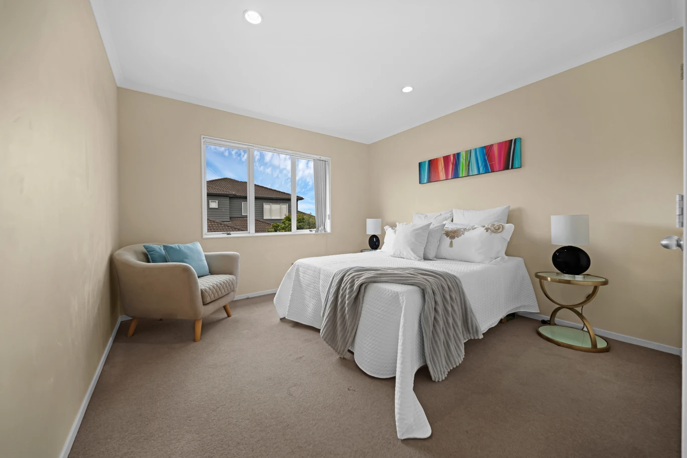Standalone 4 beds 2 baths house with double garage on 235m2 section, 32 Maypark Crescent, Flat Bush, Auckland