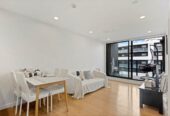 Double Grammar school zone, 53m2 Freehold 2 beds (1bed + 1 flexi room) 1 bath apartment, 0.9 km to Auckland Girls’ Grammar School, 1.7 km to Auckland Grammar, 1406/438 Queen Street, City Centre, Auckland
