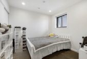 Double Grammar school zone, 53m2 Freehold 2 beds (1bed + 1 flexi room) 1 bath apartment, 0.9 km to Auckland Girls’ Grammar School, 1.7 km to Auckland Grammar, 1406/438 Queen Street, City Centre, Auckland