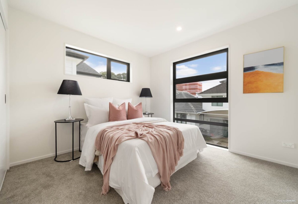 Brandnew standalone 4 beds 2.5 baths home with garage, Walking distance to Mount Wellington Domain, Close to Panmure and Sylvia Park Shopping Centre, 0.1 km to Panmure District School, Lt 3/5 Malone Road, Mt Wellington, Auckland