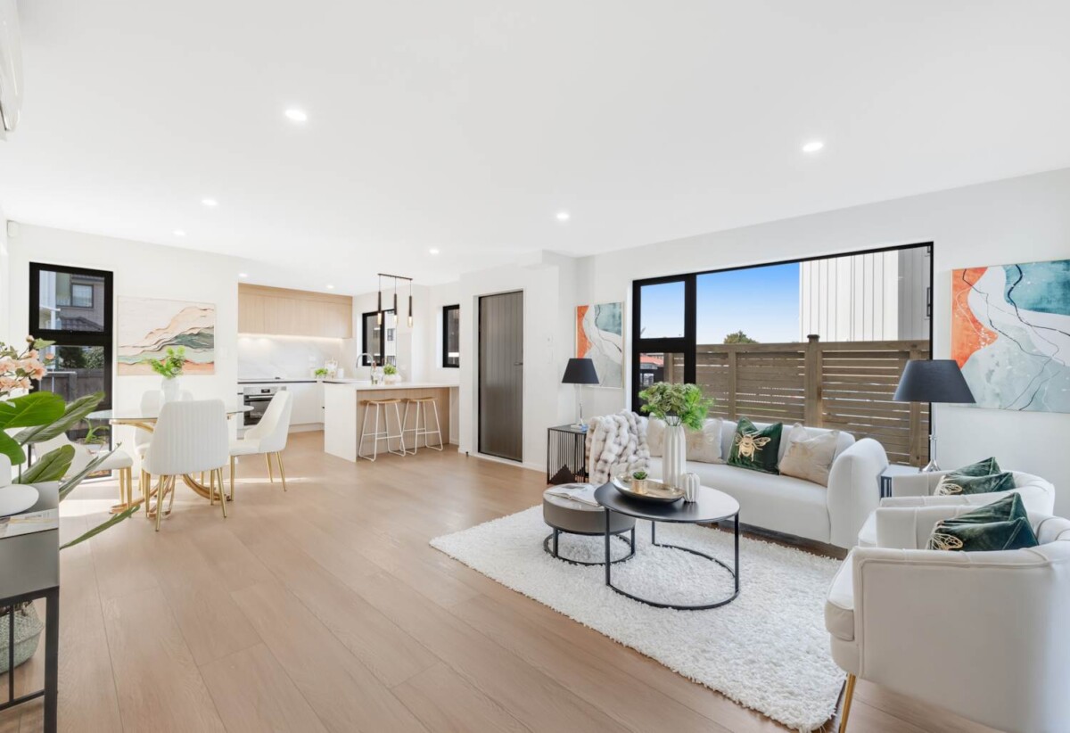Brandnew standalone 4 beds 2.5 baths home with garage, Walking distance to Mount Wellington Domain, Close to Panmure and Sylvia Park Shopping Centre, 0.1 km to Panmure District School, Lt 3/5 Malone Road, Mt Wellington, Auckland