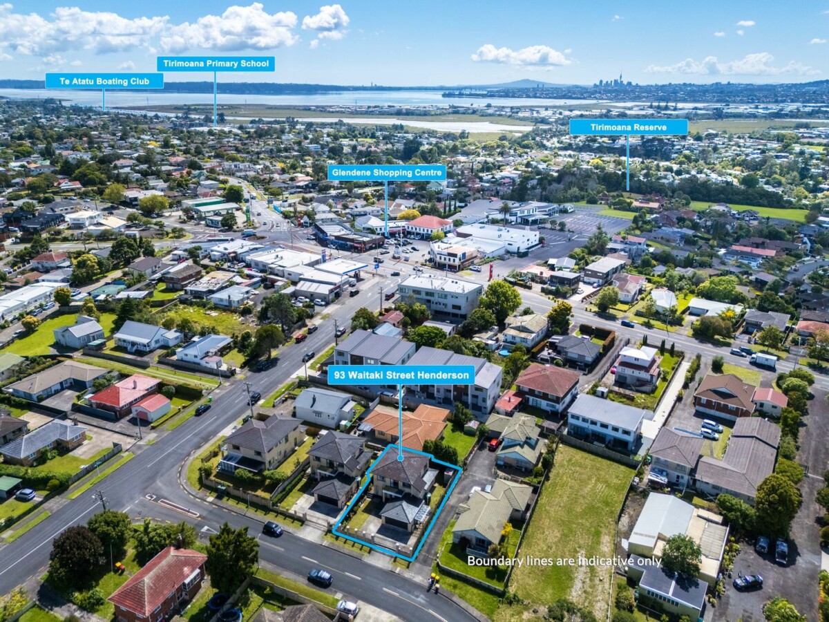 Zoned for Rutherford College, Empty Nest! Owners Need Smaller Home, 4 beds 3 baths house on 357m2 section, handy to WestCity Shopping Mall, local shops, schools, bus routes, and motorway access, 93 Waitaki Street, Henderson, Auckland
