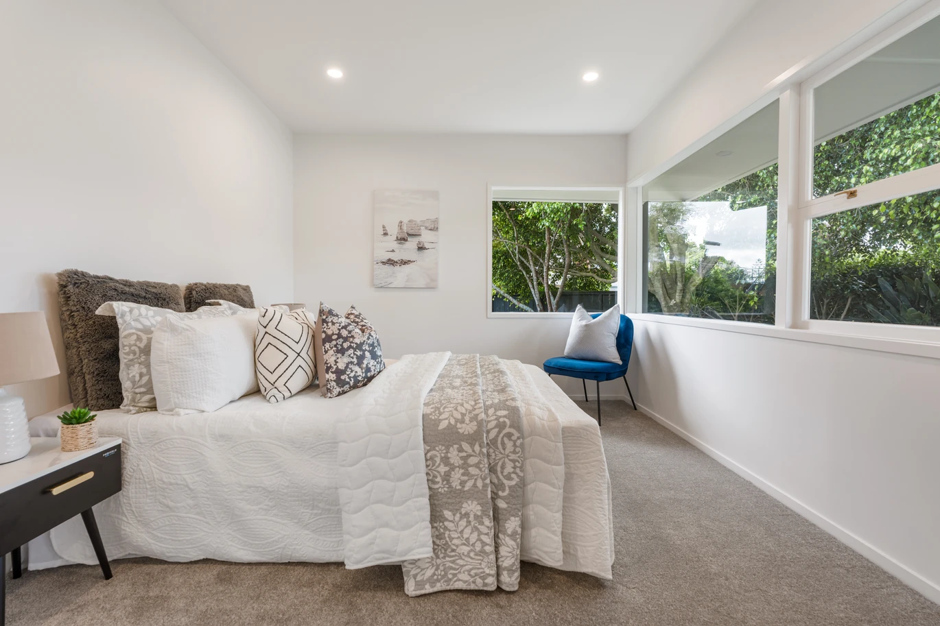 Renovated 4 beds 2 baths house on 733m2 section, Zoned for Westlake Girls High School and close to shops, supermarkets, sports facilities, motorway access, and just metres from Takapuna Golf Course, 20 Marywil Crescent, Hillcrest, Auckland