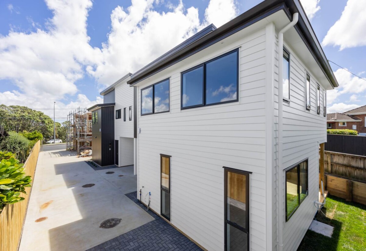 Double Westlake school zone, Brandnew freehold 4 beds 2.5 baths home with garage, close to schools, shopping centres, beach, motorway access, 0.2 km to Forrest Hill School and Westlake Boys’ High School, 0.9 km to Westlake Girls’ High School, 67D Forrest Hill Road, Milford, Auckland