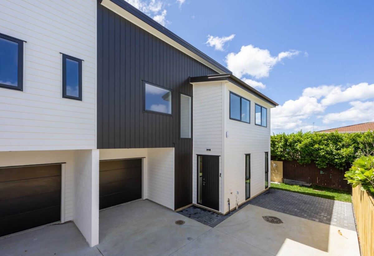 Double Westlake school zone, Brandnew freehold 4 beds 2.5 baths home with garage, close to schools, shopping centres, beach, motorway access, 0.2 km to Forrest Hill School and Westlake Boys’ High School, 0.9 km to Westlake Girls’ High School, 67D Forrest Hill Road, Milford, Auckland