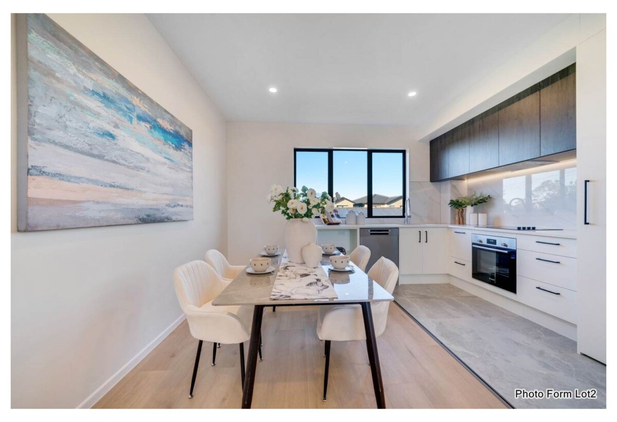 Motivated vendor wants it SOLD, 10 years master builder warranty, brandnew 3 beds 3 baths home with garage, No society levy in this development, 0.3 km to Anchorage Park School, 0.7 km to Edgewater College and Pakuranga Intermediate, 2/32 Tiraumea Drive, Pakuranga, Auckland