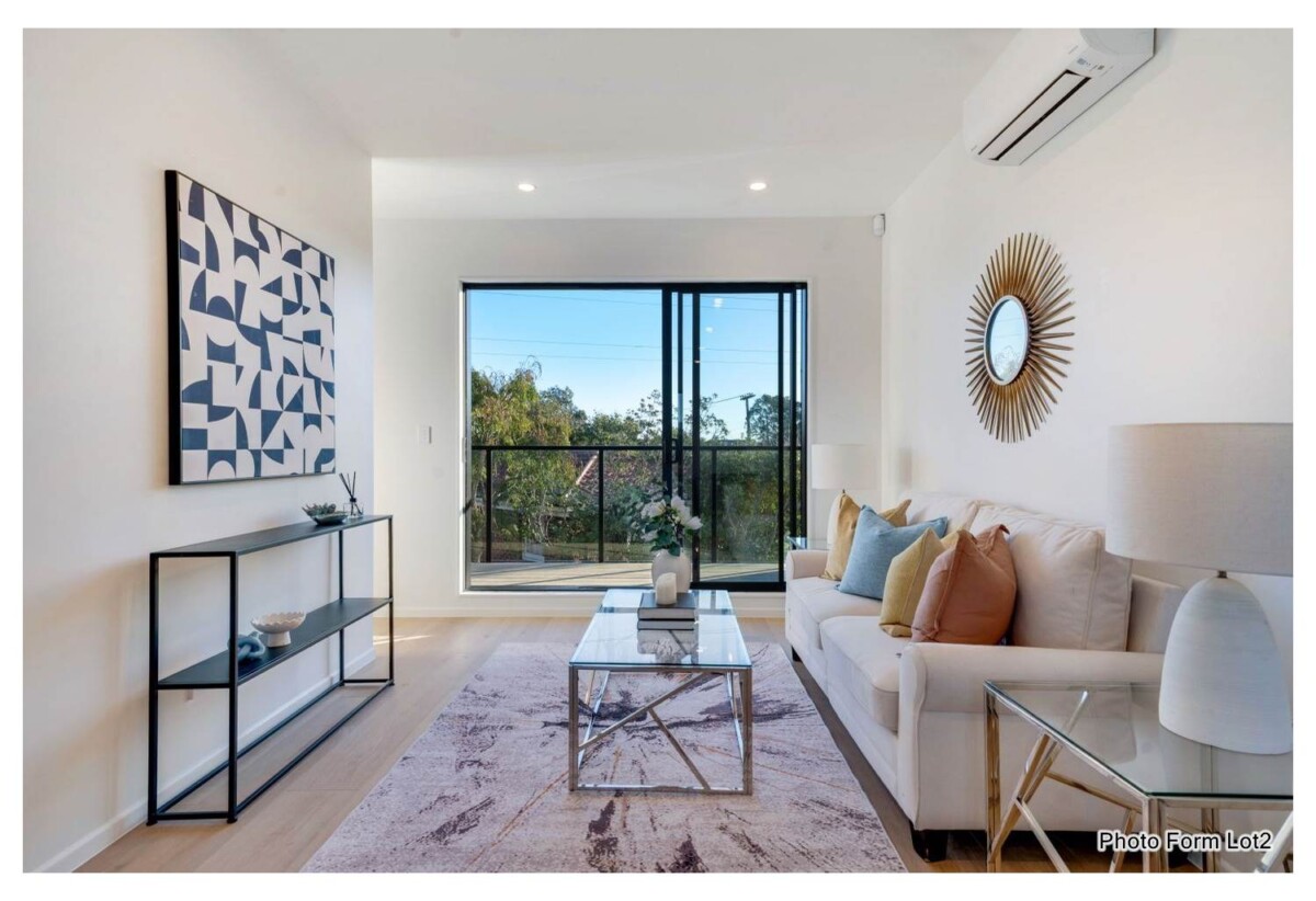 Motivated vendor wants it SOLD, 10 years master builder warranty, brandnew 3 beds 3 baths home with garage, No society levy in this development, 0.3 km to Anchorage Park School, 0.7 km to Edgewater College and Pakuranga Intermediate, 2/32 Tiraumea Drive, Pakuranga, Auckland