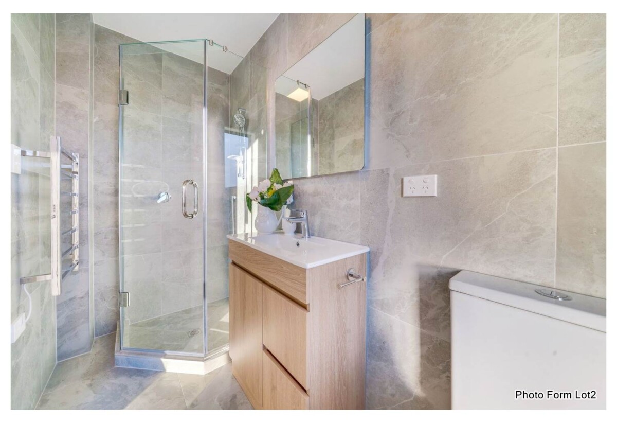 Motivated vendor wants it SOLD, 10 years master builder warranty, brandnew 3 beds 3 baths home with garage, No society levy in this development, 0.3 km to Anchorage Park School, 0.7 km to Edgewater College and Pakuranga Intermediate, 2/32 Tiraumea Drive, Pakuranga, Auckland