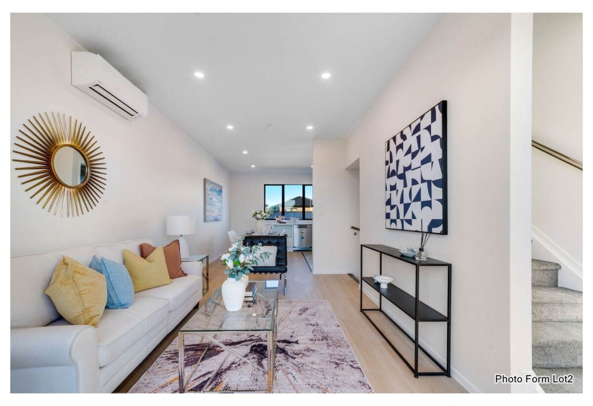 Motivated vendor wants it SOLD, 10 years master builder warranty, brandnew 3 beds 3 baths home with garage, No society levy in this development, 0.3 km to Anchorage Park School, 0.7 km to Edgewater College and Pakuranga Intermediate, 2/32 Tiraumea Drive, Pakuranga, Auckland