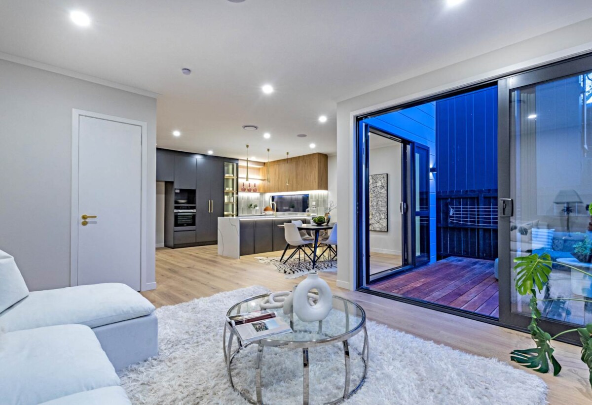 10-Year Master Build Guarantee, move-in ready, Brand-new, freehold, standalone 4 beds house on 277m2 section, Double Westlake school zones, 42E Gordon Avenue, Milford, Auckland