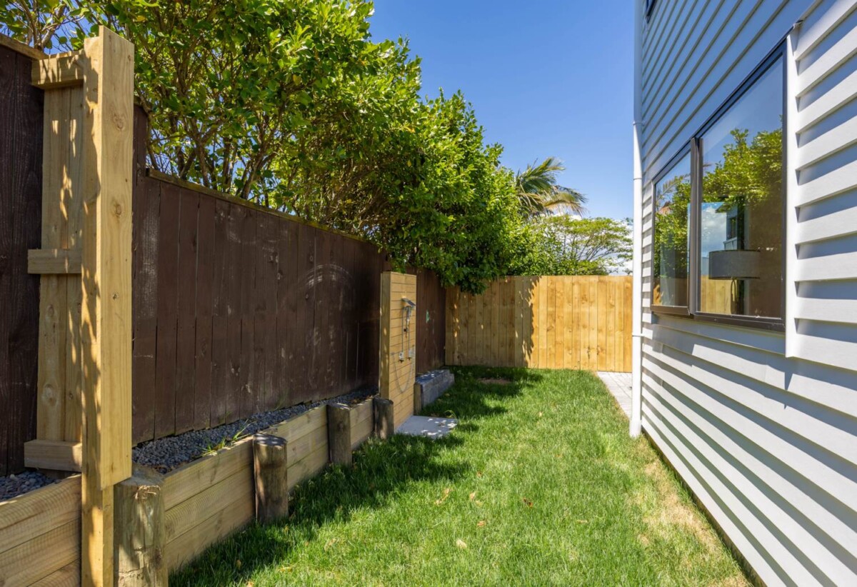 Double Westlake school zone, Brandnew freehold 4 beds 2.5 baths home with garage, close to schools, shopping centres, beach, motorway access, 0.2 km to Forrest Hill School and Westlake Boys’ High School, 0.9 km to Westlake Girls’ High School, 67D Forrest Hill Road, Milford, Auckland