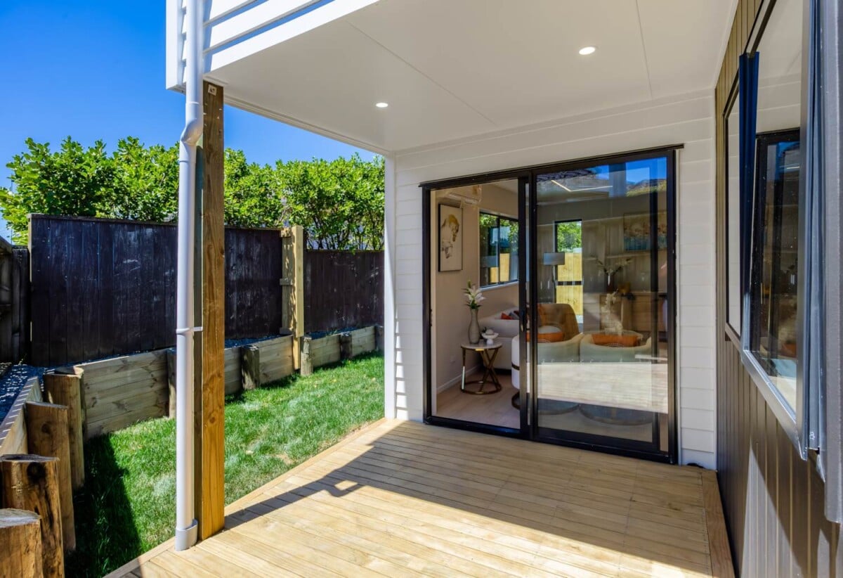 Double Westlake school zone, Brandnew freehold 4 beds 2.5 baths home with garage, close to schools, shopping centres, beach, motorway access, 0.2 km to Forrest Hill School and Westlake Boys’ High School, 0.9 km to Westlake Girls’ High School, 67D Forrest Hill Road, Milford, Auckland