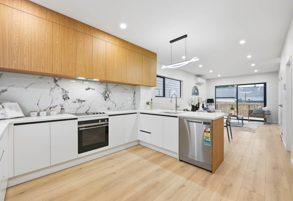 Brandnew freehold 3 beds + large study 2.5 baths home with garage, 0.3 km to Howick Intermediate, 0.6 km to Howick Primary School, 1.5 km to Pakuranga College, Lot 1, 8 Bradbury Road, Highland Park, Auckland