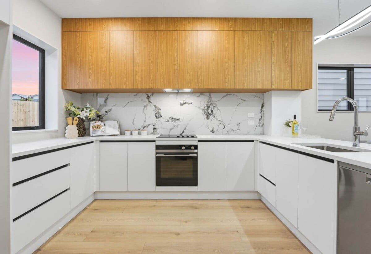 Brandnew freehold 3 beds 2 baths home, 0.3 km to Howick Intermediate, 0.6 km to Howick Primary School, 1.5 km to Pakuranga College, Lot 4, 8 Bradbury Road, Highland Park, Auckland