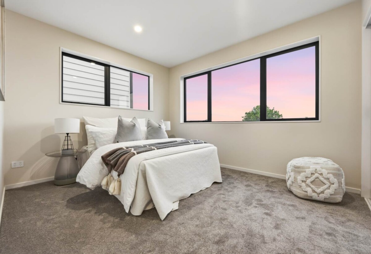 Brandnew freehold 3 beds + large study 2.5 baths home with garage, 0.3 km to Howick Intermediate, 0.6 km to Howick Primary School, 1.5 km to Pakuranga College,, Lot 3, 8 Bradbury Road, Highland Park, Auckland