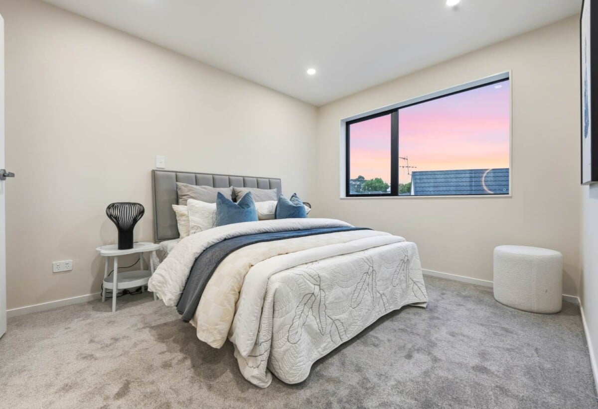 Brandnew freehold 3 beds + large study 2.5 baths home with garage, 0.3 km to Howick Intermediate, 0.6 km to Howick Primary School, 1.5 km to Pakuranga College,, Lot 3, 8 Bradbury Road, Highland Park, Auckland