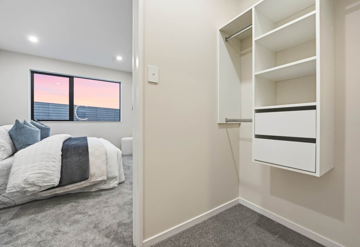 Brandnew freehold 3 beds + large study 2.5 baths home with garage, 0.3 km to Howick Intermediate, 0.6 km to Howick Primary School, 1.5 km to Pakuranga College,, Lot 3, 8 Bradbury Road, Highland Park, Auckland
