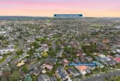 Brandnew freehold 3 beds + large study 2.5 baths home with garage, 0.3 km to Howick Intermediate, 0.6 km to Howick Primary School, 1.5 km to Pakuranga College,, Lot 3, 8 Bradbury Road, Highland Park, Auckland