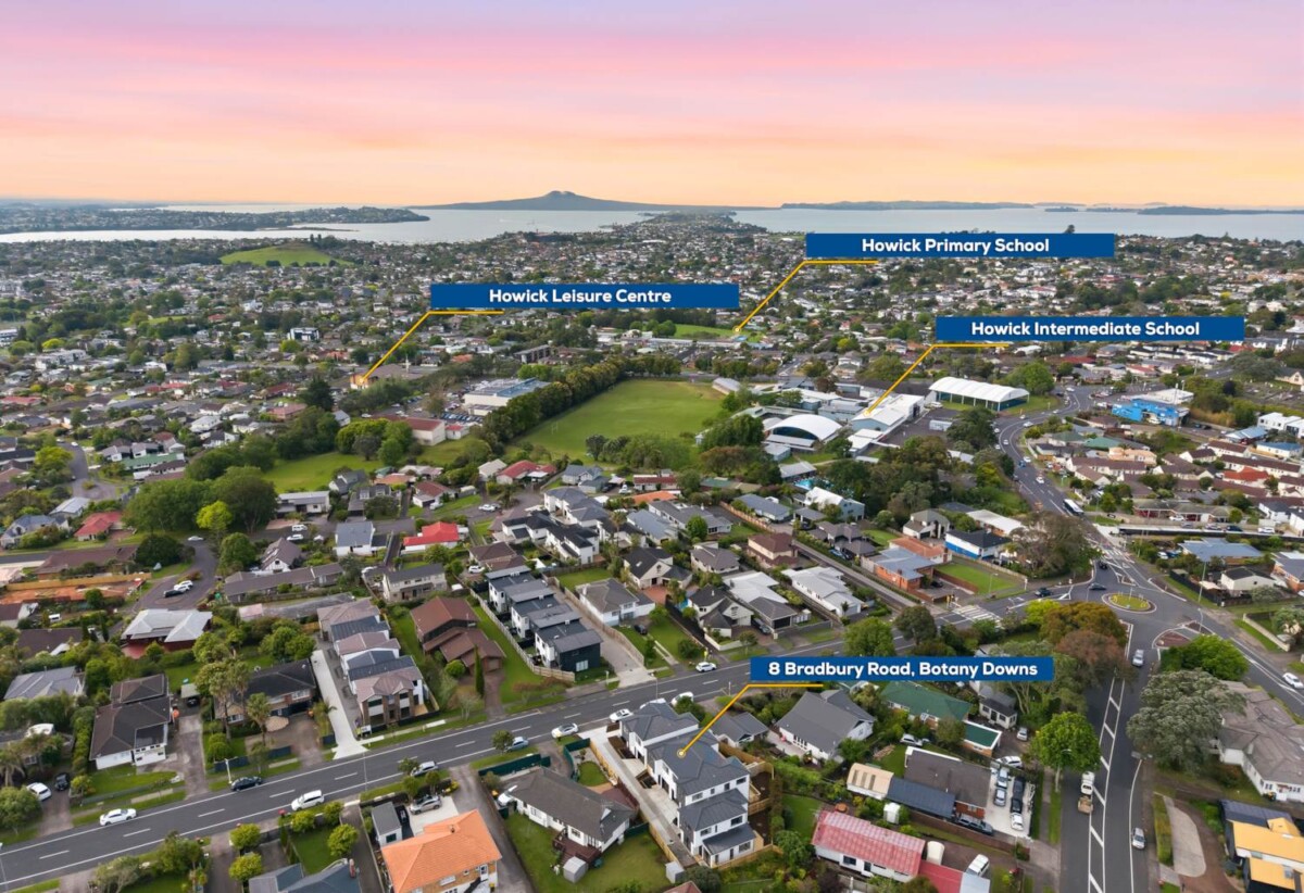 Brandnew freehold 3 beds + large study 2.5 baths home with garage, 0.3 km to Howick Intermediate, 0.6 km to Howick Primary School, 1.5 km to Pakuranga College,, Lot 3, 8 Bradbury Road, Highland Park, Auckland