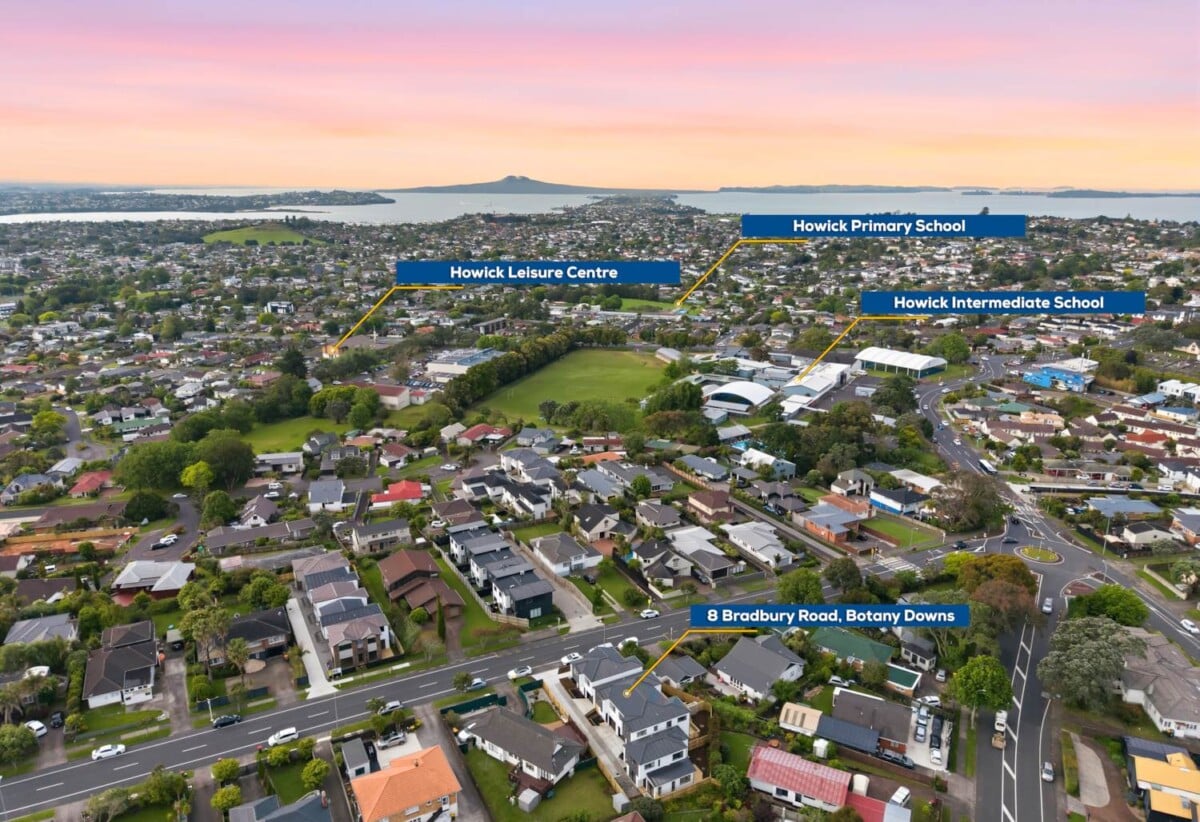 Brandnew freehold 3 beds 2 baths home, 0.3 km to Howick Intermediate, 0.6 km to Howick Primary School, 1.5 km to Pakuranga College, Lot 4, 8 Bradbury Road, Highland Park, Auckland