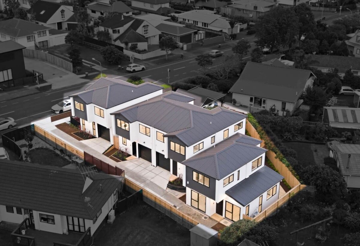 Brandnew freehold 3 beds + large study 2.5 baths home with garage, 0.3 km to Howick Intermediate, 0.6 km to Howick Primary School, 1.5 km to Pakuranga College,, Lot 3, 8 Bradbury Road, Highland Park, Auckland