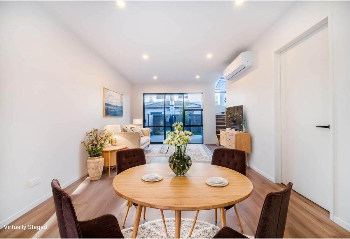 move-in ready, Brandnew 3 beds + study 2 baths 1 car park home on 112m2 section, 0.7 km to Elm Park School, 1.3 km to Pakuranga College, 1.6 km to Farm Cove Intermediate, 18/85 Cascades Road, Pakuranga Heights, Auckland