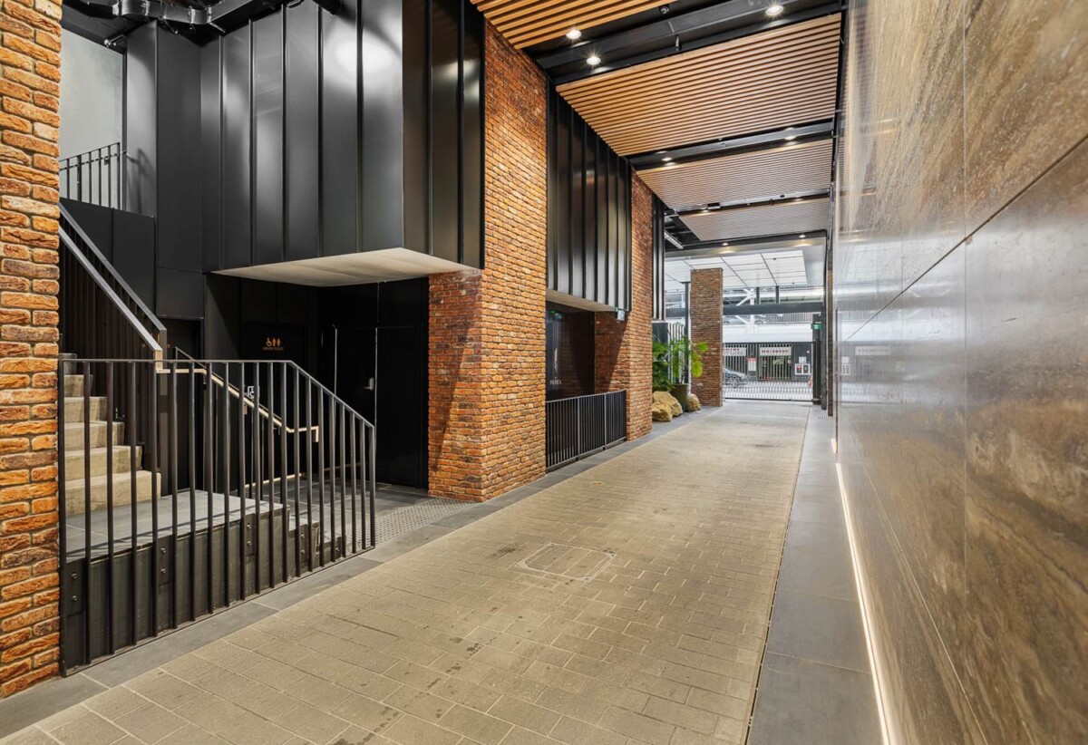 Auckland Girls’ Grammar School zone, 73m2 Spacious 1 bed 1 bath apartment plus a good-sized balcony, in The Pacifica, 1003/10 Commerce Street, City Centre, Auckland